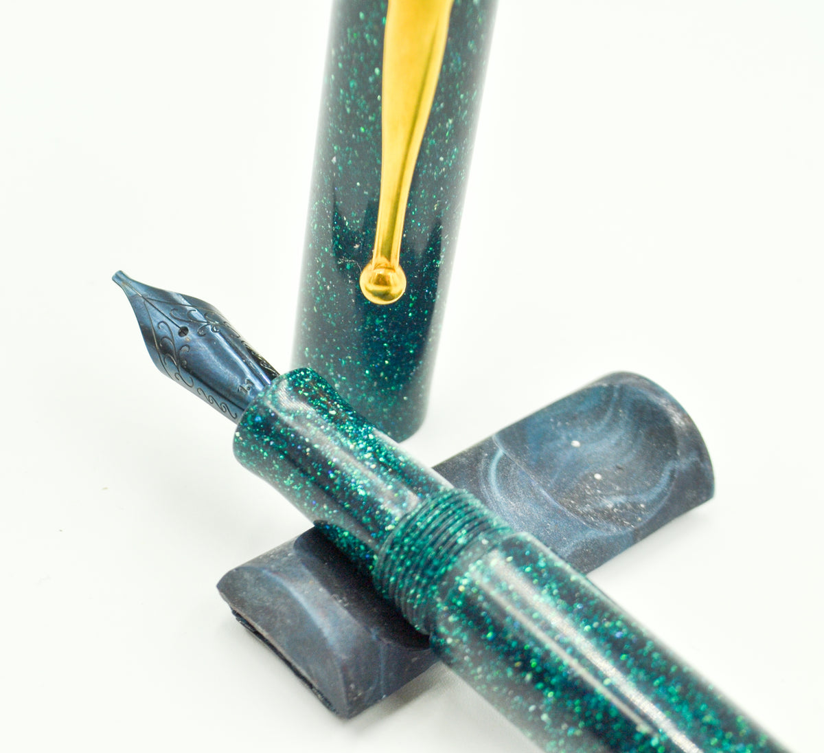 M414C - Teal Radiance Diamond Cast - Jowo 1.1 Gunmetal nib