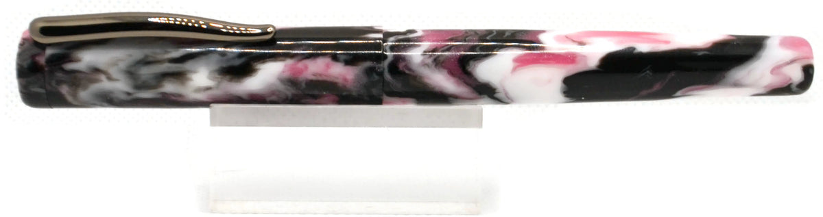 B24 - {Diamondcast} Derby Girl 2 w/Gunmetal Clip