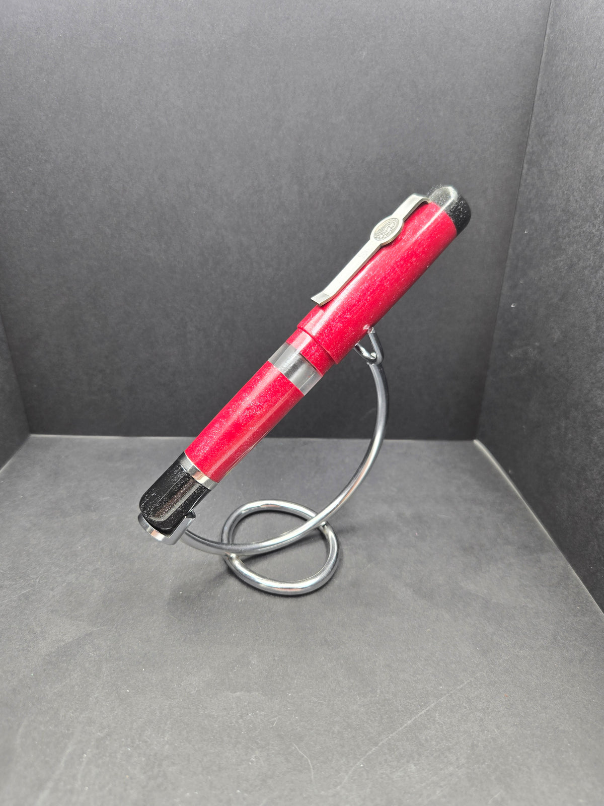 B46 - König - Candy Apple Red w/Black trim