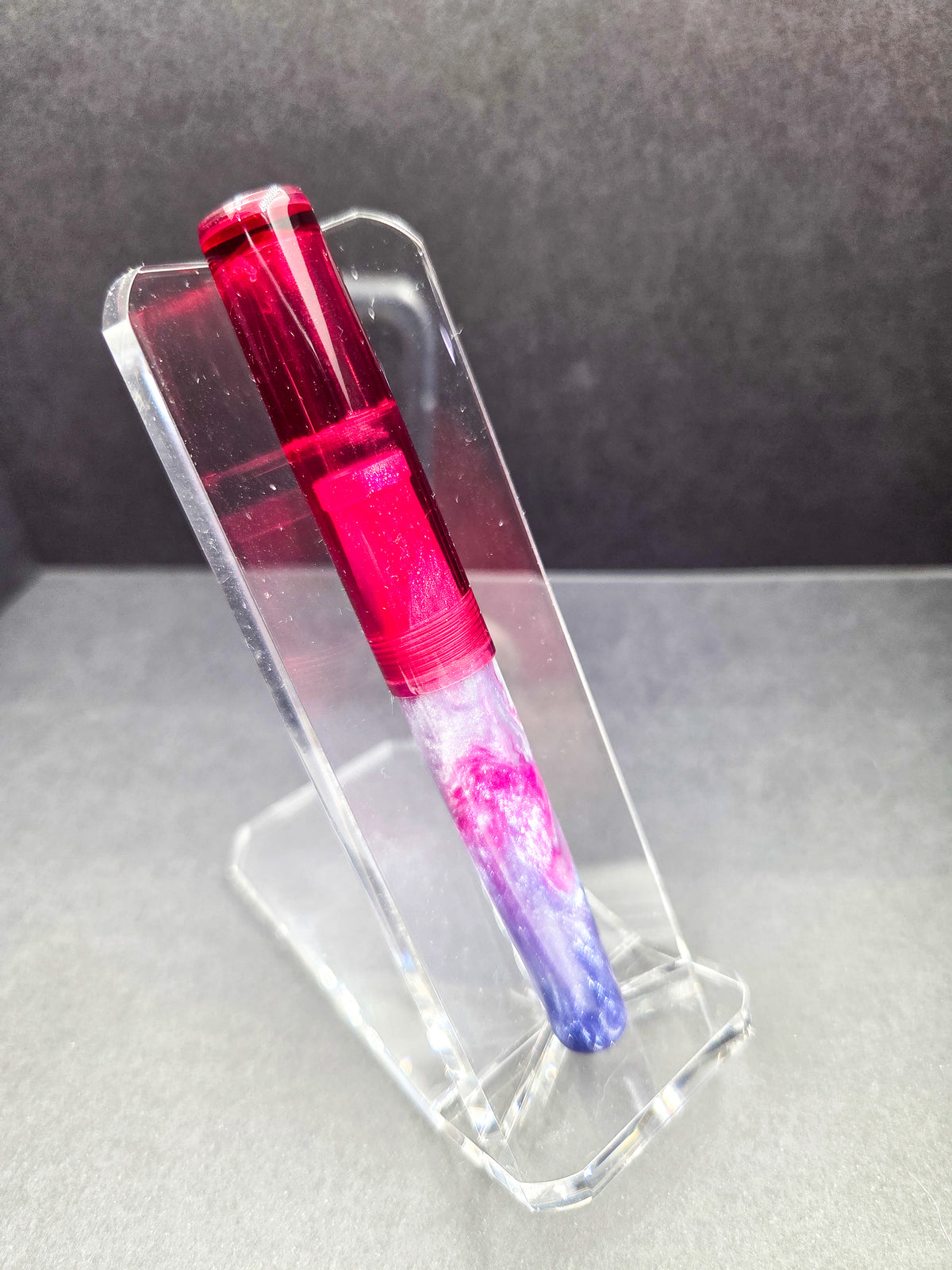 F14 - Taschenstift - SNR - Crayola Crayons - Transparent red Acrylic cap