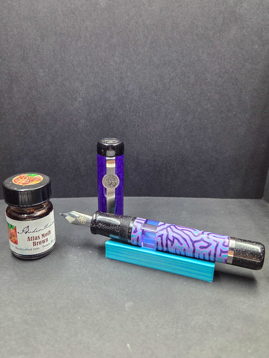 B46 - König - Violet Tendencies Crazy Fiber - Piston FIller (Purple/black accents)