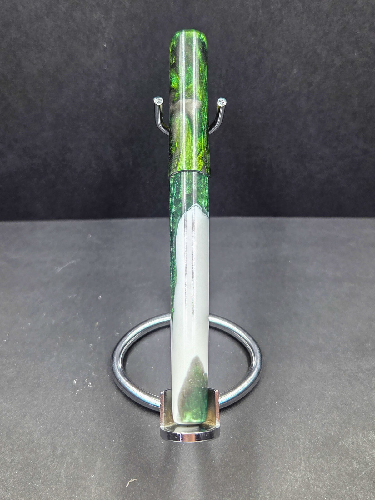 B14-  Erste - Green-white