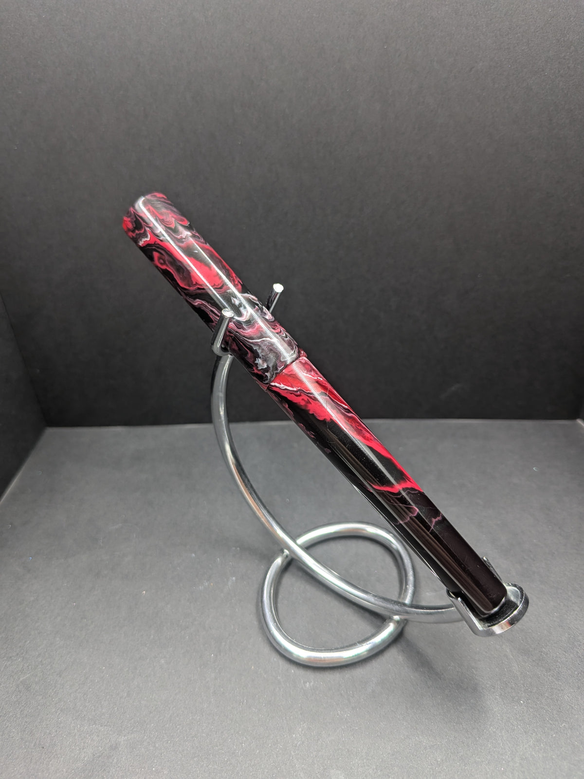 B24 - Black, red, white