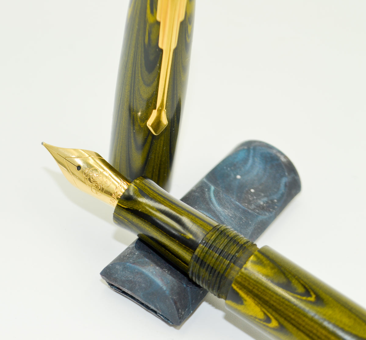 M615C - Americana Black-Yellow - JOWO 18K Gold Medium Nib