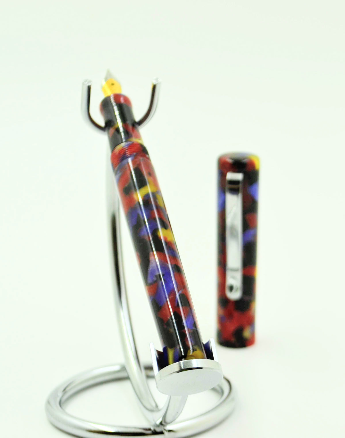 M223C - (Bescheiden) -  Fruty Pebbles resin