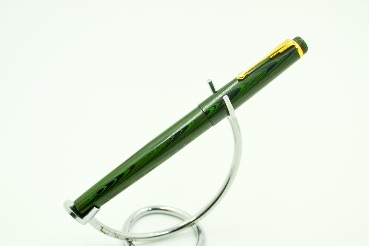 M613C - Americana Slim Black-Green Ebonite